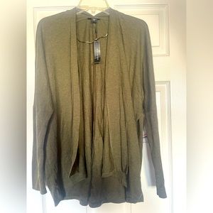 XL olive green jacket.  Lightweight